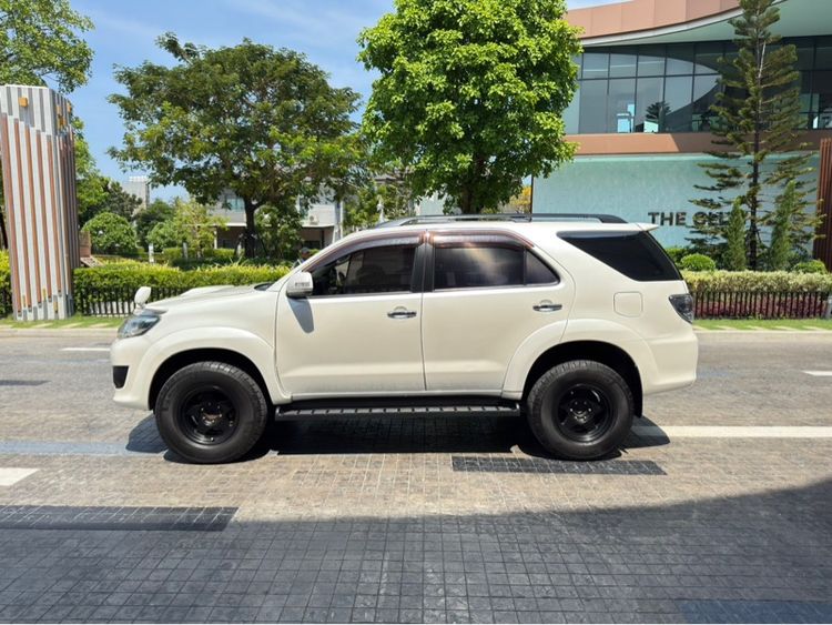 Toyota Fortuner 2014 3.0 V 2WD Champ Midnight Shine Utility-car ดีเซล ไม่ติดแก๊ส เกียร์อัตโนมัติ ขาว รูปที่ 4