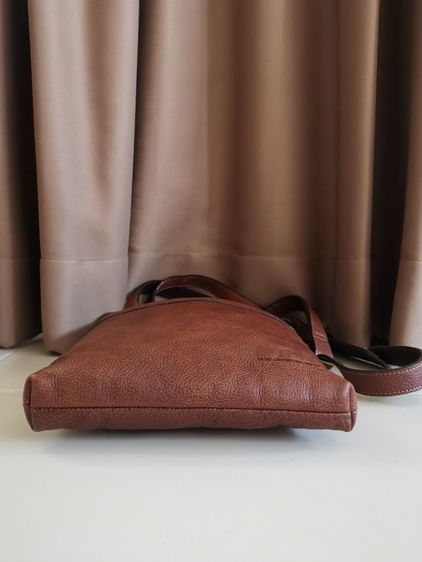 กระเป๋า​สะพาย​หนัง​แท้​ แบรนด์​ แบรนด์​ Luggage Aoki​ มือ​ 2​ รูปที่ 16