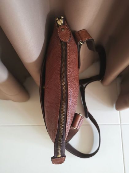 กระเป๋า​สะพาย​หนัง​แท้​ แบรนด์​ แบรนด์​ Luggage Aoki​ มือ​ 2​ รูปที่ 10