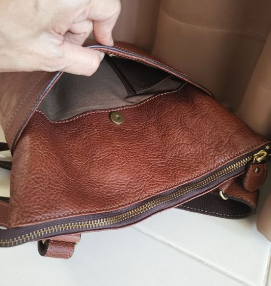 กระเป๋า​สะพาย​หนัง​แท้​ แบรนด์​ แบรนด์​ Luggage Aoki​ มือ​ 2​ รูปที่ 7