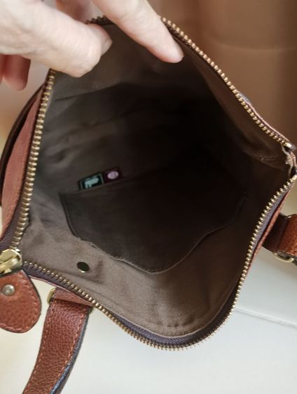 กระเป๋า​สะพาย​หนัง​แท้​ แบรนด์​ แบรนด์​ Luggage Aoki​ มือ​ 2​ รูปที่ 14