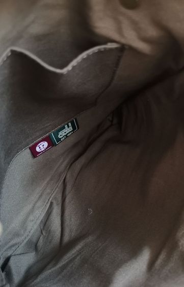 กระเป๋า​สะพาย​หนัง​แท้​ แบรนด์​ แบรนด์​ Luggage Aoki​ มือ​ 2​ รูปที่ 15