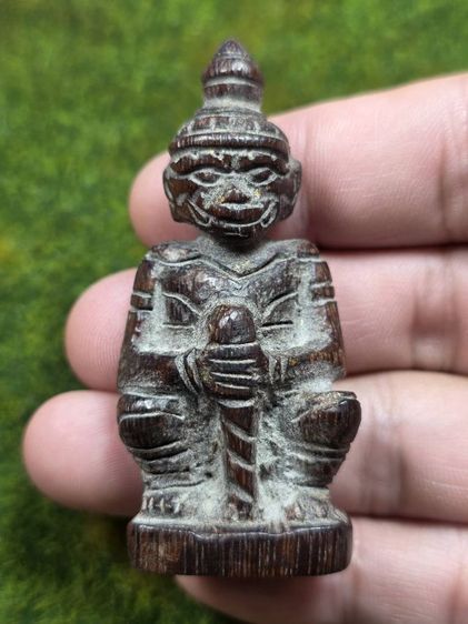 ท้าวเวสสุวรรณไม้แกะโบราณเก่าๆ