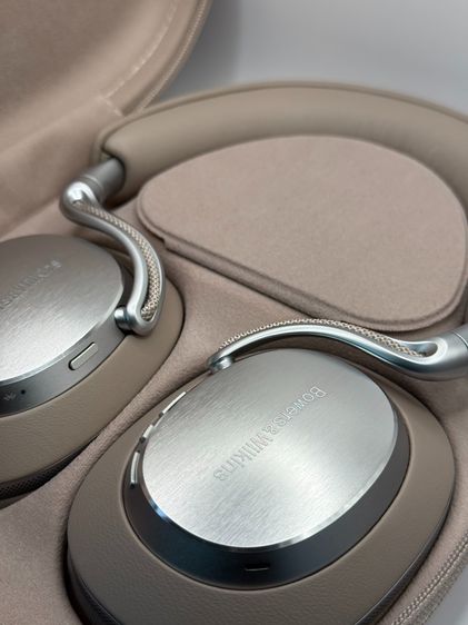 Bowers and Wilkins PX8 S2 รูปที่ 11