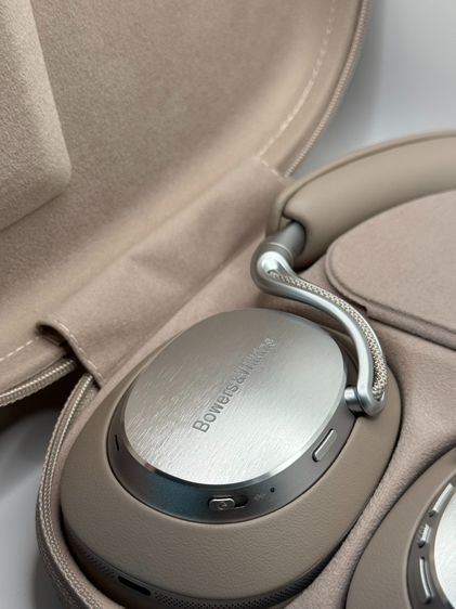 Bowers and Wilkins PX8 S2 รูปที่ 2