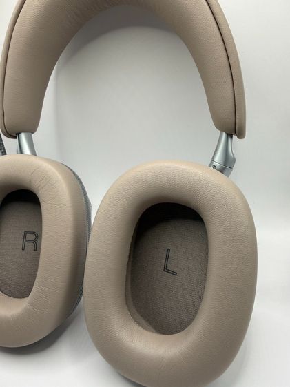 Bowers and Wilkins PX8 S2 รูปที่ 8