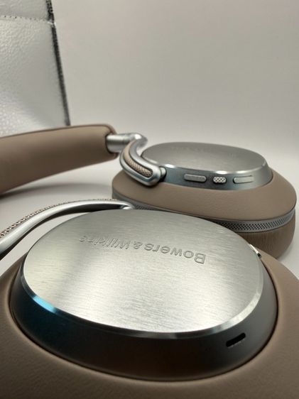Bowers and Wilkins PX8 S2 รูปที่ 7