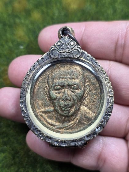 พระผงหลวงปู่ทิมวัดละหารไร่เก่าๆ