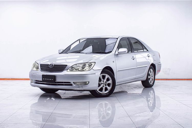 รถ Toyota Camry 2.0 E สี เทา