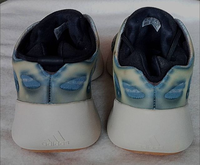 รองเท้า Adidas Yeezy  รูปที่ 3