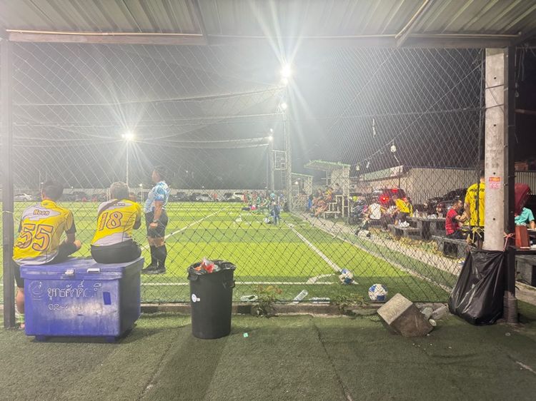 เซ้งร้านลูกชิ้นในสนามบอล