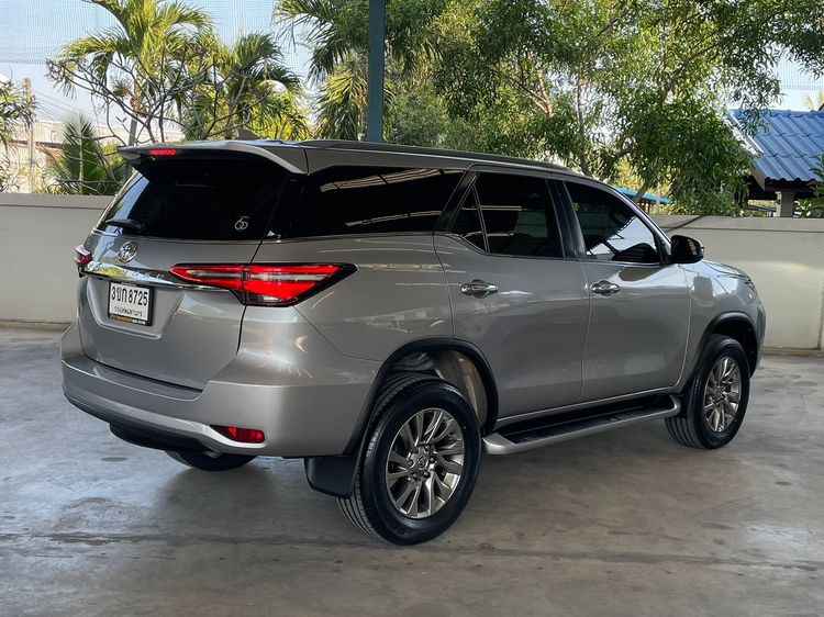 Toyota Fortuner 2022 2.4 V Utility-car ดีเซล ไม่ติดแก๊ส เกียร์อัตโนมัติ บรอนซ์เงิน รูปที่ 2