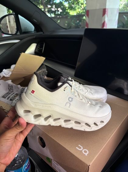 รองเท้าผ้าใบ