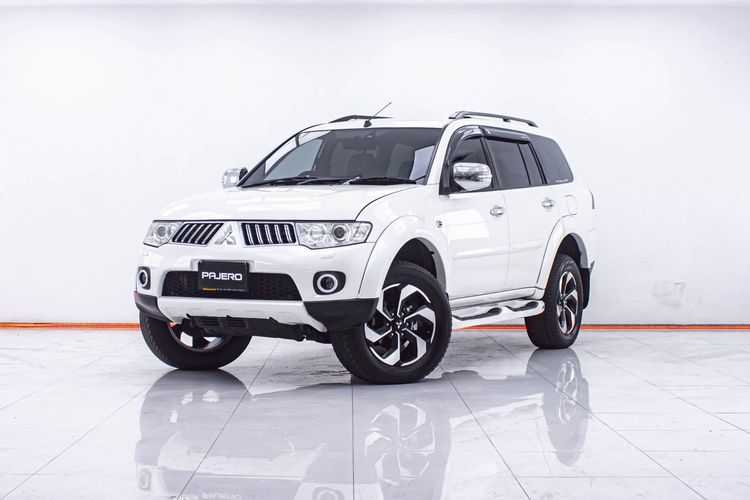 รถ Mitsubishi Pajero Sport 2.5 GT สี ขาว