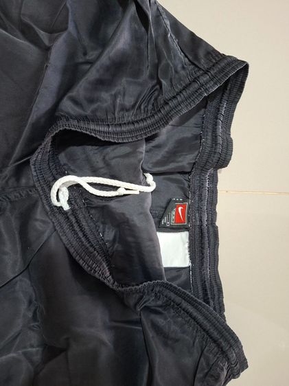 กางเกงขาสั้นผ้าลื่นๆ มันๆ รูปที่ 2