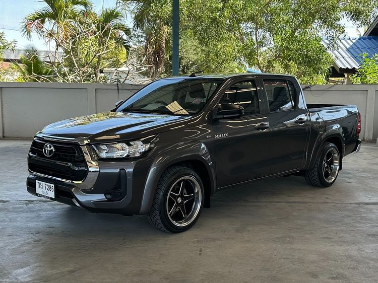 รถ Toyota Hilux Revo Double Cab 2.4 Entry Z Edition สี เทา