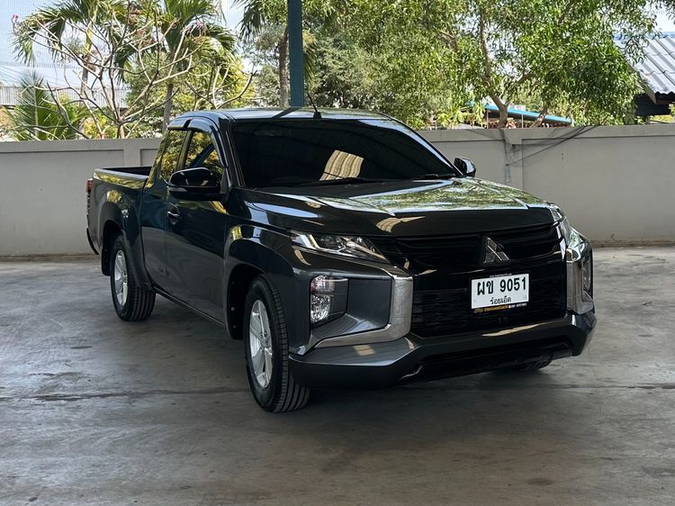 Mitsubishi Triton 2022 All New Mega Cab 2.5 GLX Pickup ดีเซล ไม่ติดแก๊ส เกียร์ธรรมดา เทา รูปที่ 3