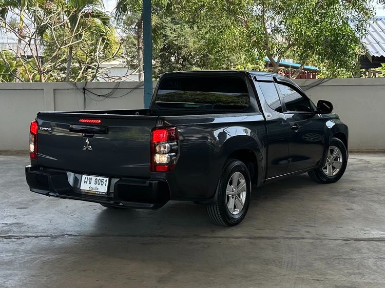 Mitsubishi Triton 2022 All New Mega Cab 2.5 GLX Pickup ดีเซล ไม่ติดแก๊ส เกียร์ธรรมดา เทา รูปที่ 2