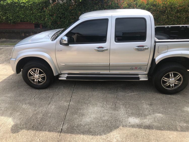 รถ Isuzu D-MAX 3.0 LS Super Platinum 4WD สี เงิน