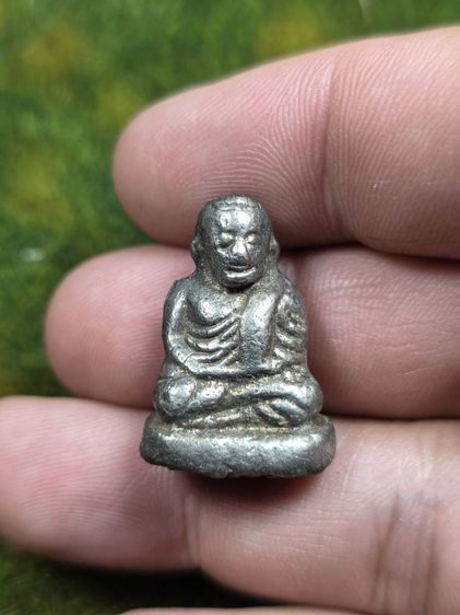 พระหลวงพ่อเงินวัดบางคลานเก่าๆเนื้อสีเงิน