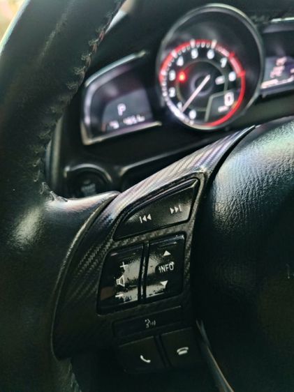 Mazda Mazda 2 2016 1.3 High Connect Sedan เบนซิน ไม่ติดแก๊ส เกียร์อัตโนมัติ ดำ รูปที่ 4