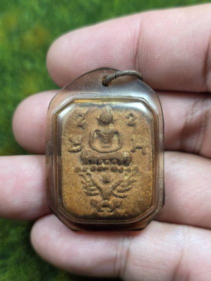 พระหลวงพ่อปานเนื้อดินขี่ครุฑเก่าๆ