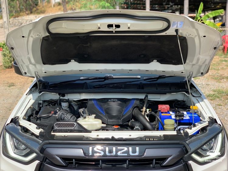 Isuzu D-MAX 2019 3.0 Vcross M 4WD Pickup ดีเซล เกียร์อัตโนมัติ ขาว รูปที่ 2