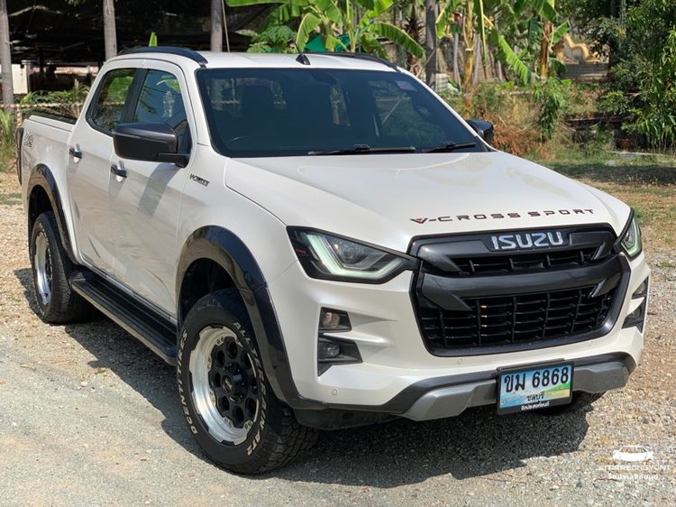 รถ Isuzu D-MAX 3.0 Vcross M 4WD สี ขาว
