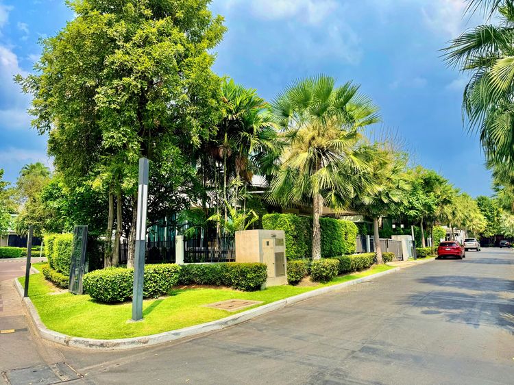 SC ASSET ตกแต่งครบ ขายบ้านหรู Grand Bangkok Boulevard พระราม 9–ศรีนครินทร์ 79 ตร.ว 4 นอน 5 น้ำ ห้องมุม 24.9 ลบ. รูปที่ 2