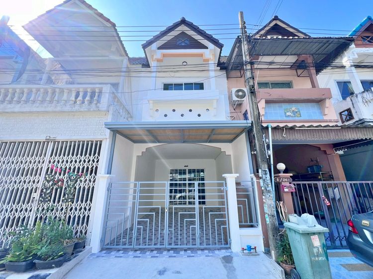 มีบางส่วน ทาวน์เฮ้าส์2ชั้น ทำเลดี รีโนเวทใหม่ ทำเลดี เดินทางสะดวก หมู่บ้านตะวันนา ซ.จตุโชติ12