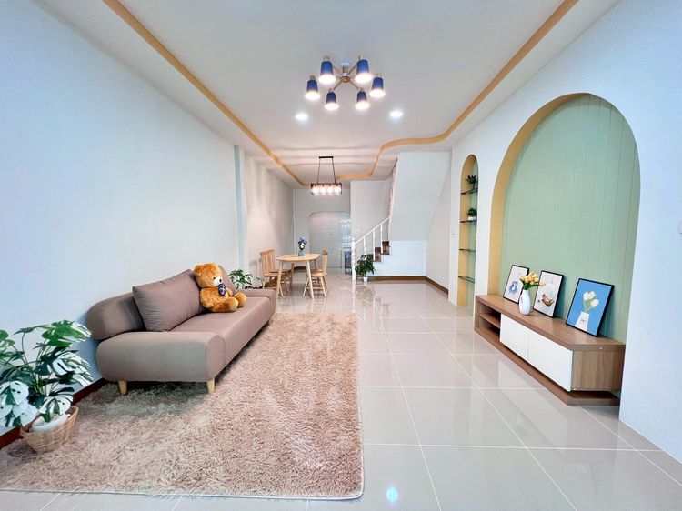 มีบางส่วน ทาวน์เฮ้าส์2ชั้น ทำเลดี รีโนเวทใหม่ ทำเลดี เดินทางสะดวก หมู่บ้านตะวันนา ซ.จตุโชติ12 รูปที่ 3