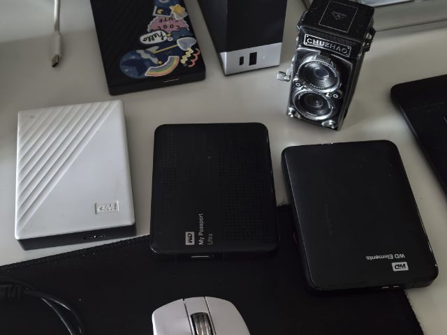 ที่เก็บข้อมูลและเมมโมรี่การ์ด External Harddisk 
ฮาร์ดดิสพกพา WD HDD USB 3.2​