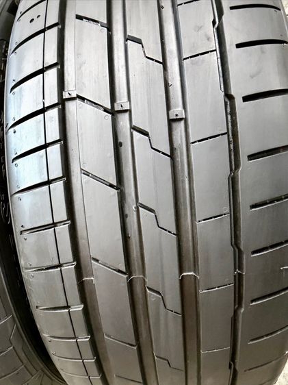 ยางถอดป้ายแดงขอบ 18” ยี่ห้อ HANKOOK รุ่น VENTUS S1EVO3 RUN FLAT ขนาด 225-45R18 ปี 25 ตุ่มหน้ายางยังอยู่ครบ รูปที่ 7
