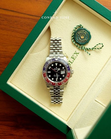 New Rolex GMT-Master II 126710BLRO Pepsi' Black Dial Jubilee 2026 40mm. Fullset  รูปที่ 4