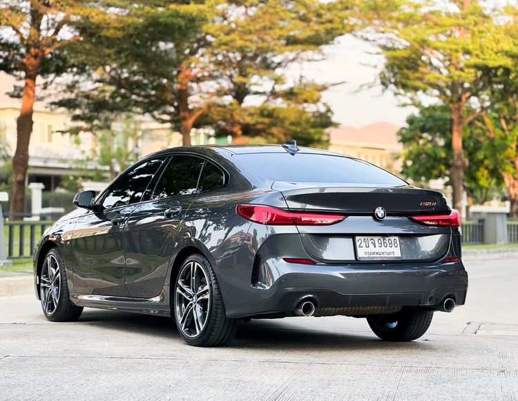 BMW Series 2 2021 220i Sedan เบนซิน ไม่ติดแก๊ส เกียร์อัตโนมัติ เทา รูปที่ 4