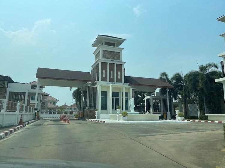 มีบางส่วน ขายบ้านหลังใหญ่ หลังแรก ทำเลหน้าสุด เข้า-ออกสะดวก เป็นส่วนตัว หน้าบ้านไม่ตรงกับใครศิวาลัย4 สันกำแพง รูปที่ 3