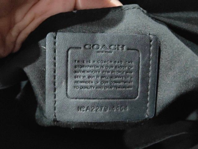 ขายกระเป๋าสะพายcoach สีดำ มือสอง รูปที่ 5