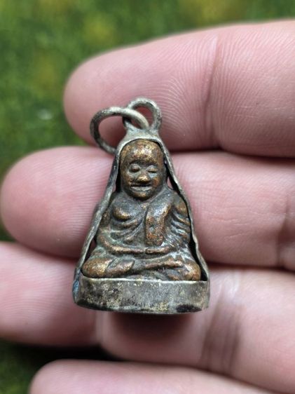 พระหลวงพ่อเงินเลี่ยมเก่าๆ