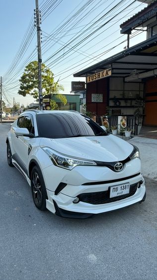 Toyota C-HR 2018 1.8 Mid Sedan เบนซิน ไม่ติดแก๊ส เกียร์อัตโนมัติ ขาว รูปที่ 4