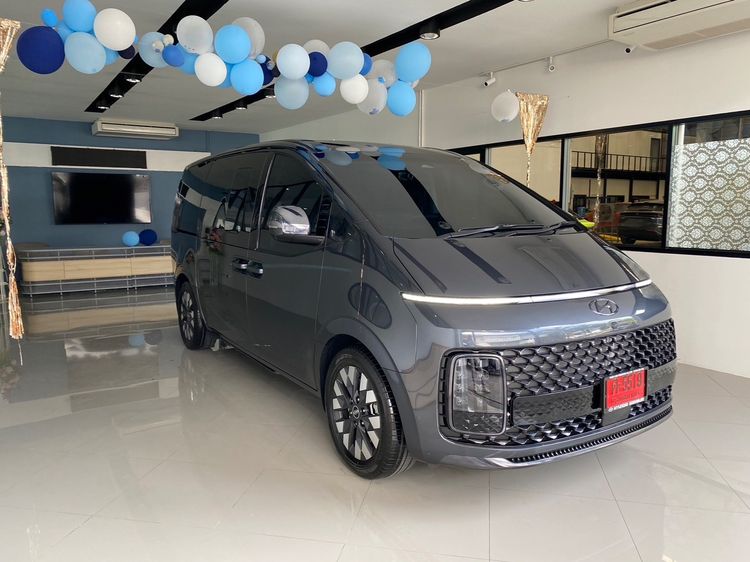 Hyundai Staria 2023 PREMIUM 2.2 Van ดีเซล ไม่ติดแก๊ส เกียร์อัตโนมัติ เทา รูปที่ 2