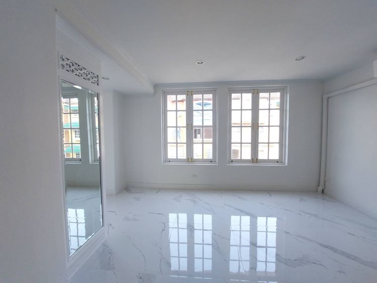 For Rent Newly Renovated Luxury Home in Yenakart Heart of Sathorn  รูปที่ 3
