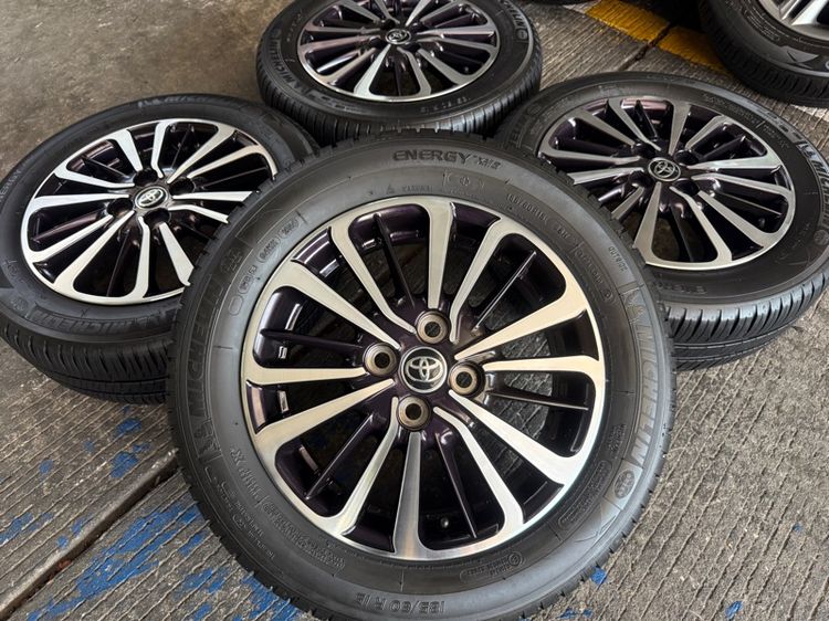 Toyota Yaris Play 1.2 Sport ขอบ 15 นิ้ว 🔥