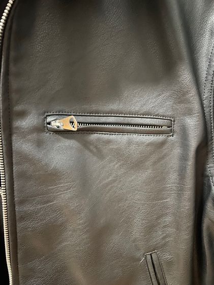 แจคเกตสีดำ H and M รูปที่ 4