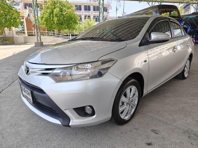 รถ Toyota Vios 1.5 E สี บรอนซ์เงิน