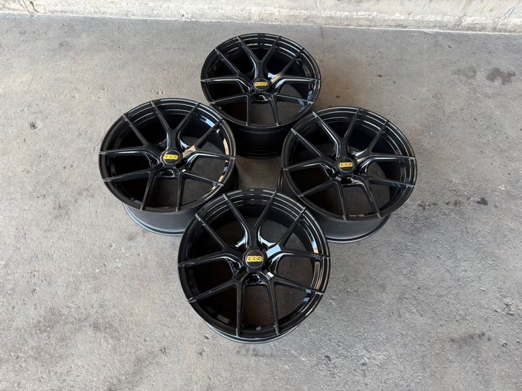 ล้อแม็กขอบ17 ก้านY 4รู100 กว้าง8 ออฟ35 งานไทย สีดำเงา สภาพสวยมากๆ (ล้อทำสีมาใหม่เพื่อความสวยงาม ไม่มีซ่อม) รูปที่ 3