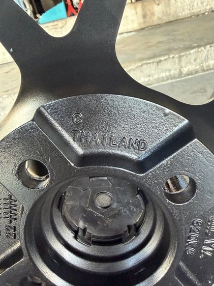 ล้อแม็กขอบ17 ก้านY 4รู100 กว้าง8 ออฟ35 งานไทย สีดำเงา สภาพสวยมากๆ (ล้อทำสีมาใหม่เพื่อความสวยงาม ไม่มีซ่อม) รูปที่ 8