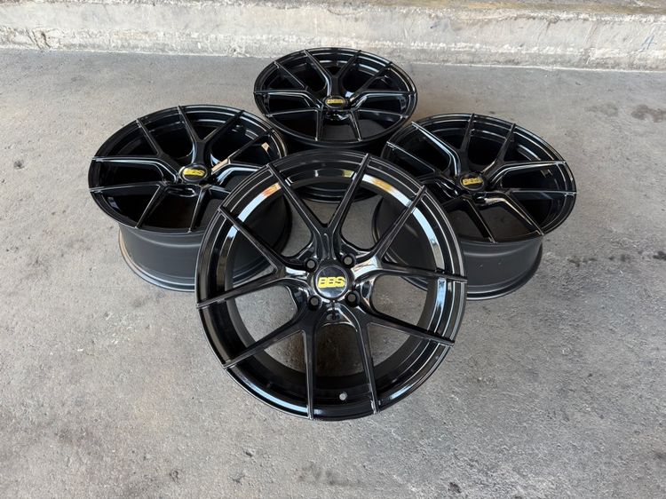 17" ล้อแม็กขอบ17 ก้านY 4รู100 กว้าง8 ออฟ35 งานไทย สีดำเงา สภาพสวยมากๆ (ล้อทำสีมาใหม่เพื่อความสวยงาม ไม่มีซ่อม)