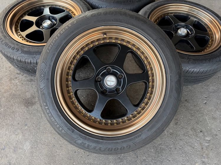 ล้อแม็กขอบ18 5รู114 กว้าง9 ออฟ35 มีรอยตามการใช้งานนิดหน่อย พร้อมยางGOODYEAR225-55-18 ปี22 ปีแท้ รูปที่ 2