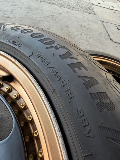 ล้อแม็กขอบ18 5รู114 กว้าง9 ออฟ35 มีรอยตามการใช้งานนิดหน่อย พร้อมยางGOODYEAR225-55-18 ปี22 ปีแท้ รูปที่ 10