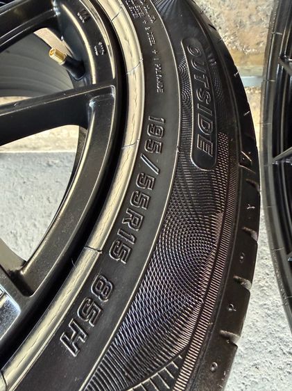 ล้อแม็กขอบ15 COSMIS 4รู100 กว้าง7 ออฟ30 สีดำเงา งานไทย สภาพสวยมากๆ (ล้อทำสีมาใหม่เพื่อความสวยงาม ไม่มีซ่อม) พร้อมยางFALKEN195-55-15 ปี21 รูปที่ 9